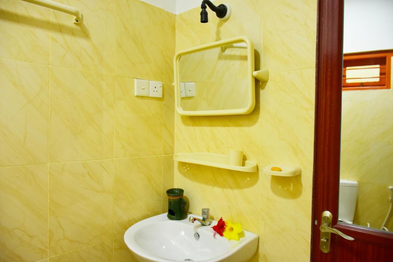Canal Side Safari Resort 达瓦拉维 外观 照片